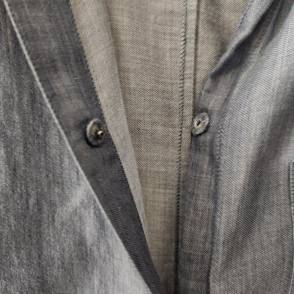 Vince Women's Chambray Light Blue Button Up Shirt Size Small - Picture 2 of 5